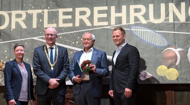 Manfred WIMMER als SPORTFUNKTIONÄR geehrt