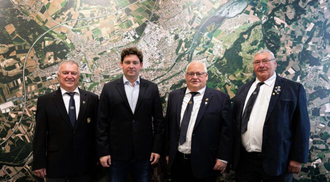 Kreiskrieger- und S O L D A T E N V E R B A N D Landshut besucht OB Dr. Thomas HASLINGER