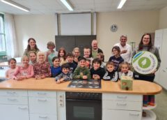 Projekt zur STREUOBST-ZERTIFIZIERUNG und regionaler APFELSAFTPRODUKTION gestartet Projekt zur STREUOBST-ZERTIFIZIERUNG und regionaler APFELSAFTPRODUKTION gestartet