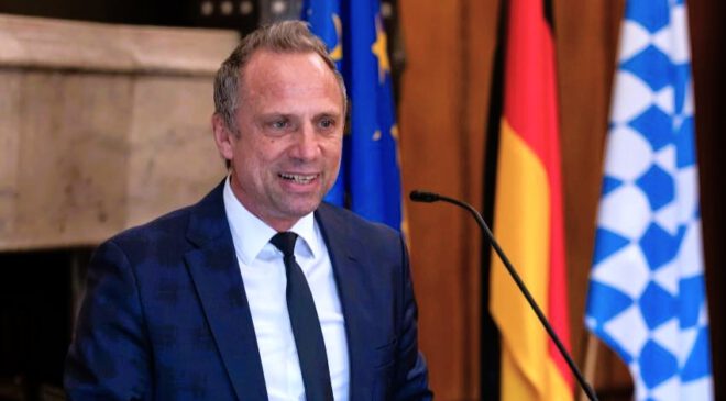 Glauber: BAYERN warnt vor Stopp der ENERGIEWENDE