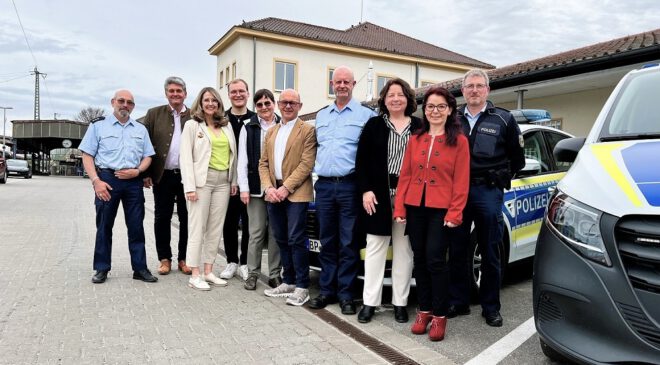 MdL Ruth MÜLLER besucht mit SPD-Stadt- und Kreisräten die BUNDESPOLIZEI am Landshuter BAHNHOF