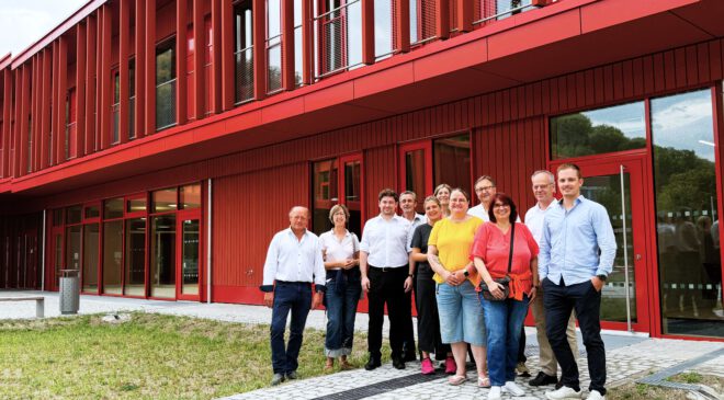 OB UND S T A D T R A T besuchen GRUNDSCHULE OST