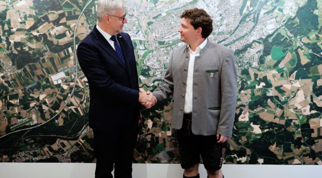 Diplomatischer AUSTAUSCH mit L I T A U E N