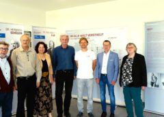 Bayern-München-AUSSTELLUNG in der Realschule NEUFAHRN eröffnet
